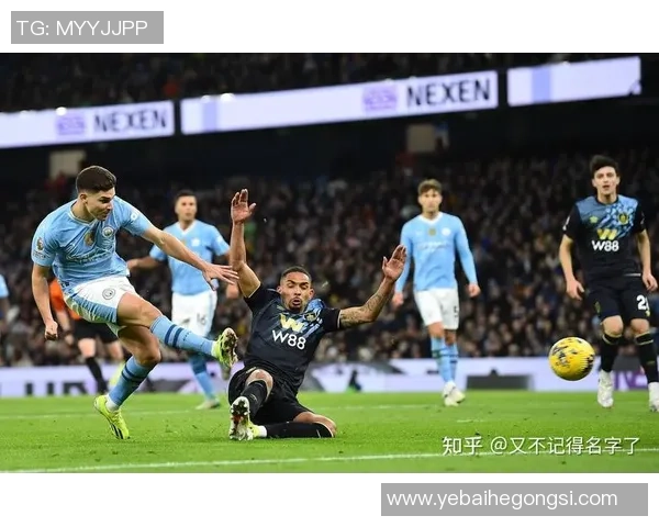 曼联与曼城首发阵容分析揭示双方战术布局与关键球员表现